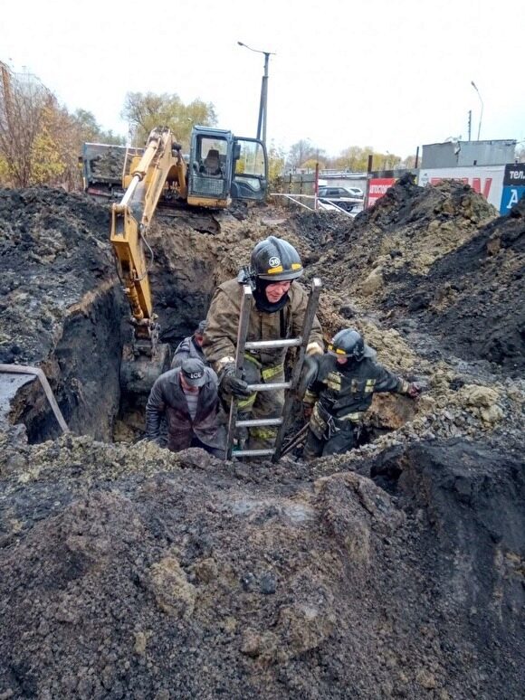 В Копейске при ремонте обрушился канализационный коллектор, травмы получил рабочий