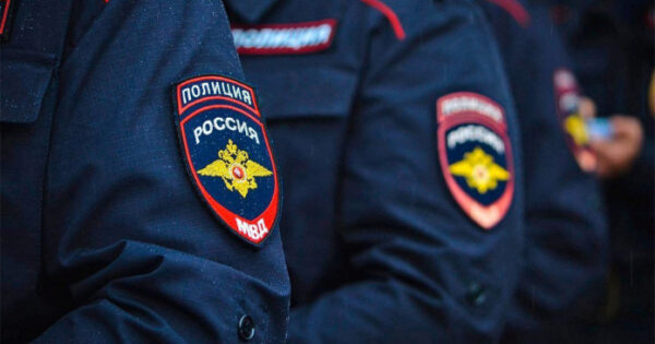 Владимир Путин официально разрешил полиции предупреждать граждан РФ