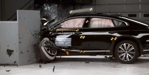 Volkswagen Arteon получил высокие оценки в краш-тесте