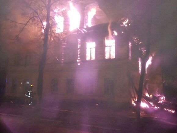 В Ростове на пожаре погибли пять детей