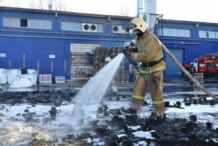 В Тюмени ликвидирован пожар на заводе «Полимер Пласт»