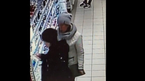 Похитительниц парфюма сняла камера видеонаблюдения. Девушек разыскивает полиция