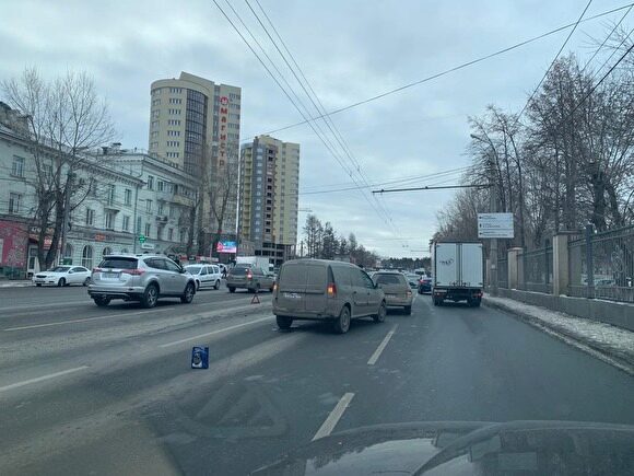 В Челябинске у областной больницы произошло массовое ДТП