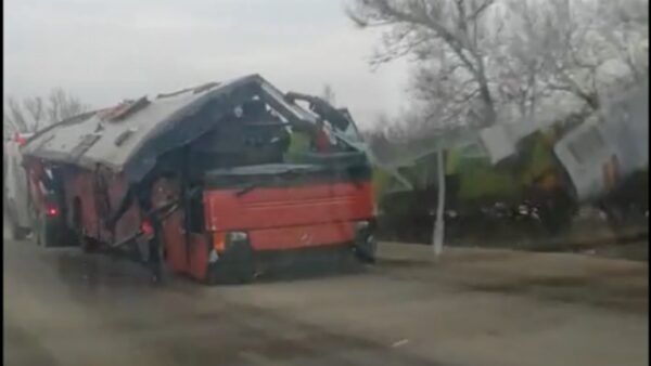 Как увозили с места смертельной аварии автобус «Москва-Тбилиси»