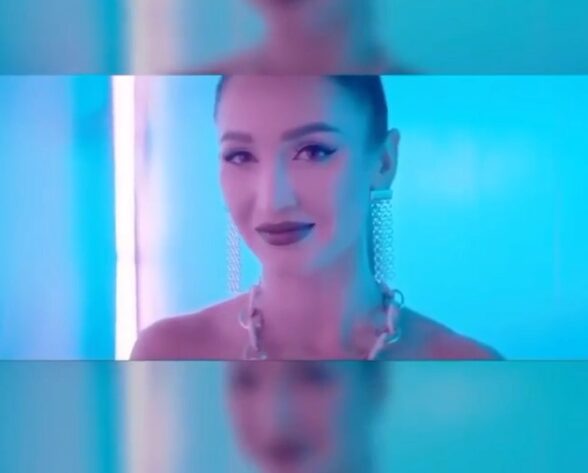 «Не виновата»: певица Ольга Бузова выпустила клип в стиле «Стоят девчонки»