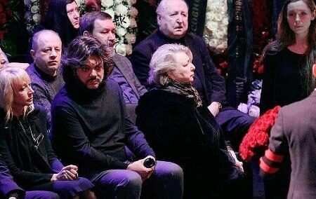 Почему Алла Пугачева не присутствовала на похоронах близкой подруги Галины Волчок