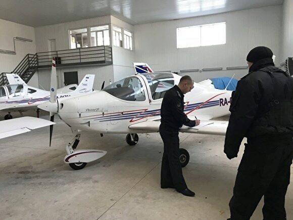 Приставы сняли арест с 12 самолетов частной авиакомпании в Челябинске