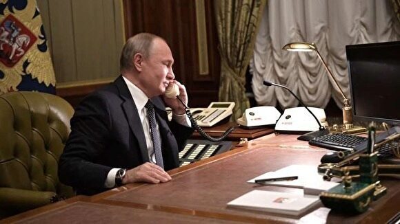 Путин утвердил поправки в бюджет с «бонусами» для силовиков, госканалов и банков