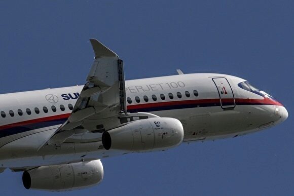 Самолет Sukhoi Superjet из Челябинска совершил посадку с неисправным оборудованием