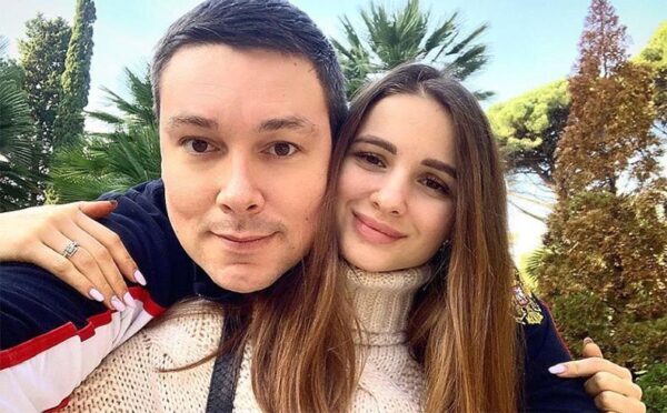 Телеведущий Андрей Чуев с женой готовятся к отъезду в США