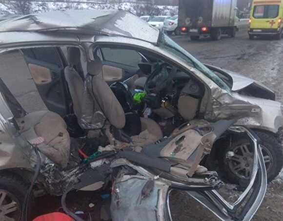 В Челябинске женщина-инвалид за рулем малолитражки погибла в ДТП с тремя автомобилями