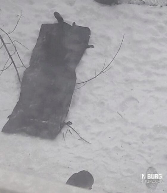 В Екатеринбурге на Уралмаше вблизи дома нашли тело человека. СКР организовал проверку