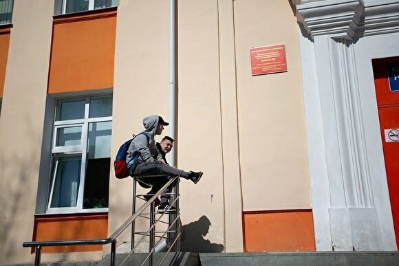 В Екатеринбурге в одну из школ поступило сообщение о минировании