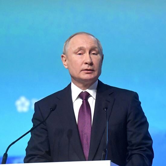 Владимир Путин поручил в 2020 году увеличить субсидии на кинодебюты