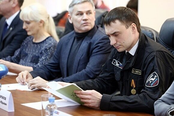 Челябинский омбудсмен, который судится с женой, пообещал разрешить ей встречи с детьми