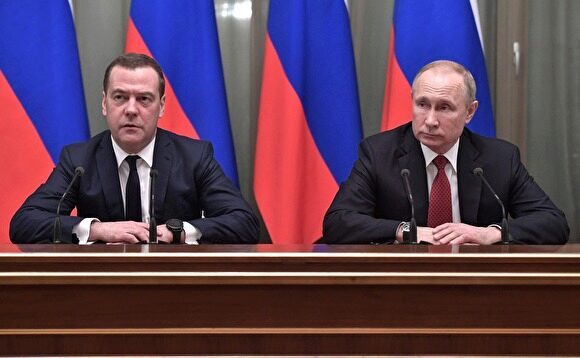 Член Совфеда: Медведеву, по сути, предложили пост вице-президента