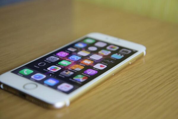 iPhone может получить лишенный выреза и рамок экран MicroLED уже в 2021 году