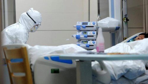 Китай сообщает о первой смерти от загадочной вспышки пневмонии