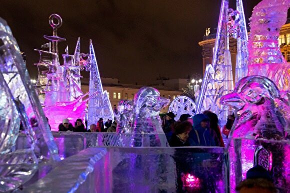 Мэрия Екатеринбурга решит, переносить ли ледовый городок на Плотинку, в конце января