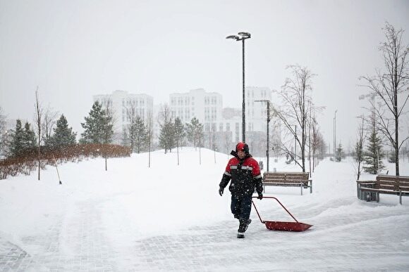 На дорожников Челябинска завели дела за неубранный с улиц снег