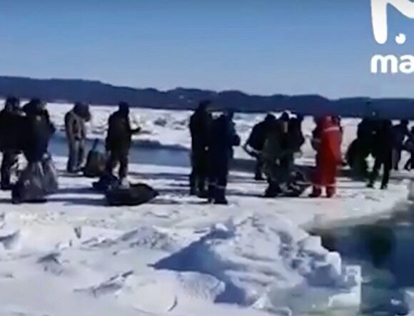 На Сахалине 600 рыбаков оказались на оторвавшейся льдине