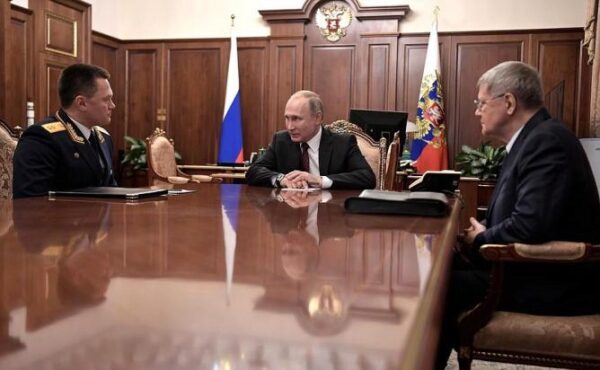 Путин предложил Чайке должность полпреда президента на Северном Кавказе