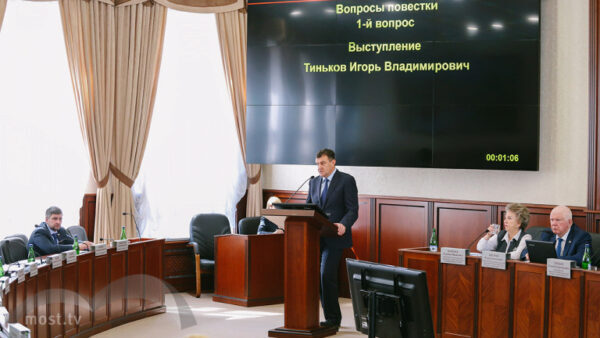 Спикеру городского парламента Игорю Тинькову предложили написать заявление