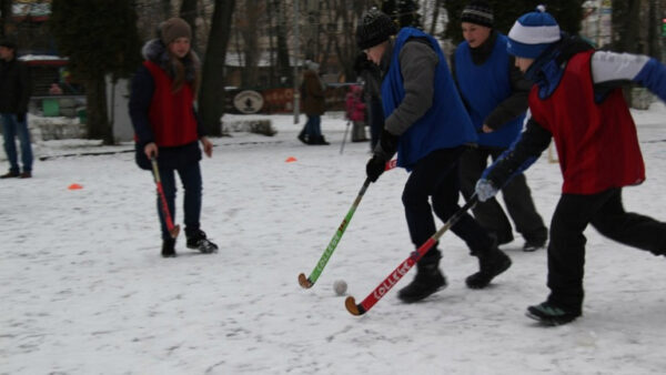 В Липецке стартовал дворовый турнир по хоккею с мячом