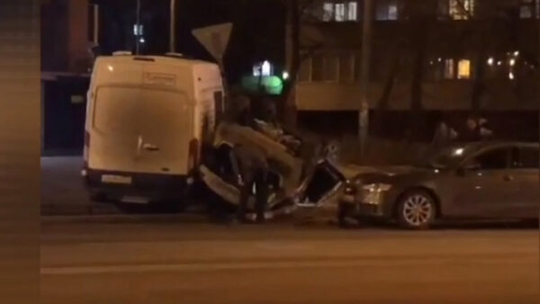Последствия крупного ДТП на улице Ленина попали на видео