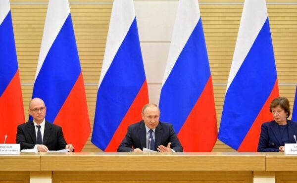 Путину предложили провести голосование по поправкам к Конституции 22 апреля