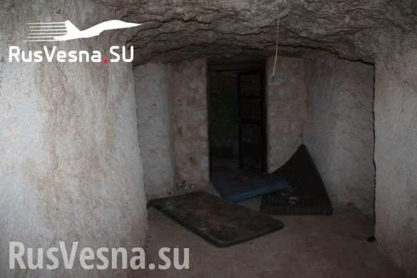 Сирия: военные России обнаружили необычную пещеру врага в Идлибе (ФОТО)