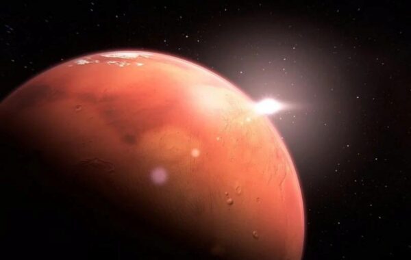 Ученые обнаружили в небе Марса странное свечение
