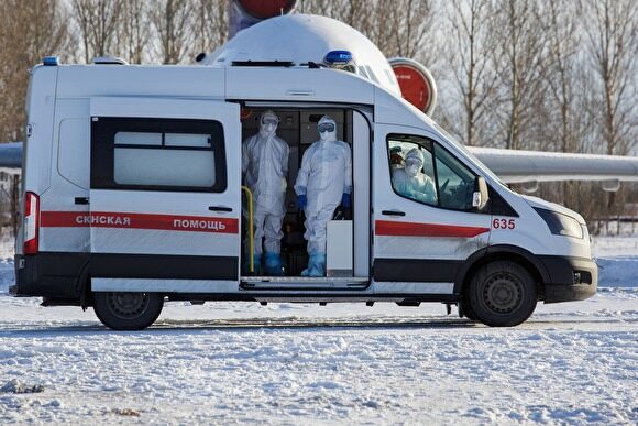 В аэропорту Челябинска из самолета госпитализировали гражданина Китая