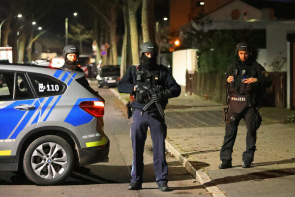 В Германии неизвестный стрелок убил 10 человек