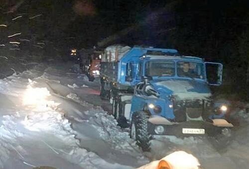 В Пуровском районе на запрещенном переезде оказались заблокированы 18 машин