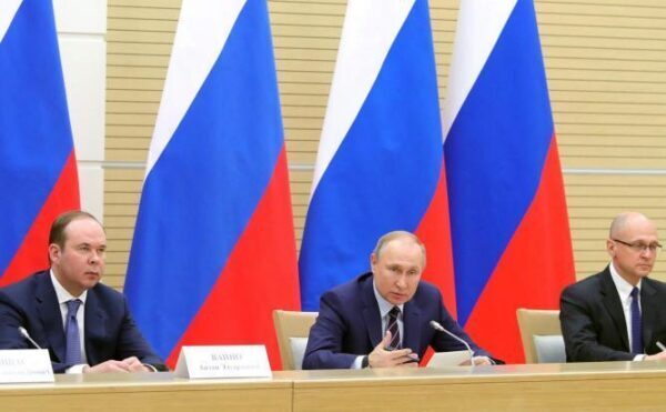 ВЦИОМ: большинство россиян считают важными предложенные Путиным поправки в Конституцию