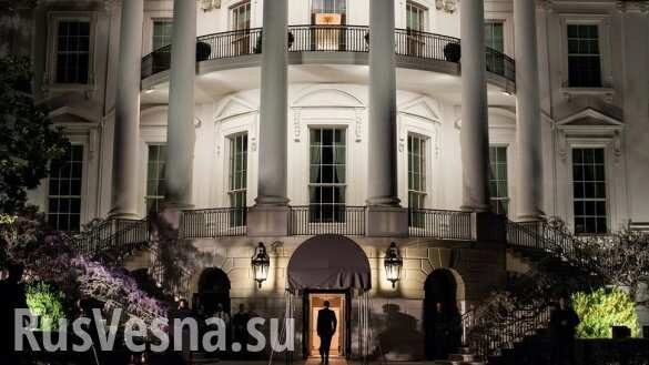 Белый дом проводит срочное совещание после сообщения о коронавирусе у президента Бразилии (ВИДЕО)