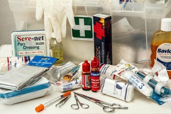 Доктор Александр Мясников сообщил, какие препараты нужно выбросить из домашней аптечки