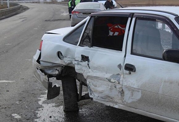 ГИБДД Кургана ищет авто, спровоцировавшее ДТП на трассе, где пострадали три человека