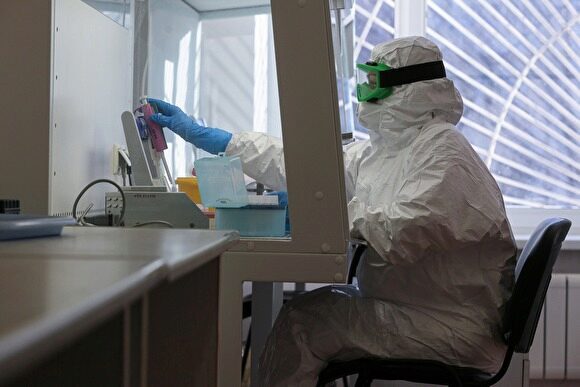 Как в лаборатории Челябинска делают анализы на коронавирус. Фоторепортаж