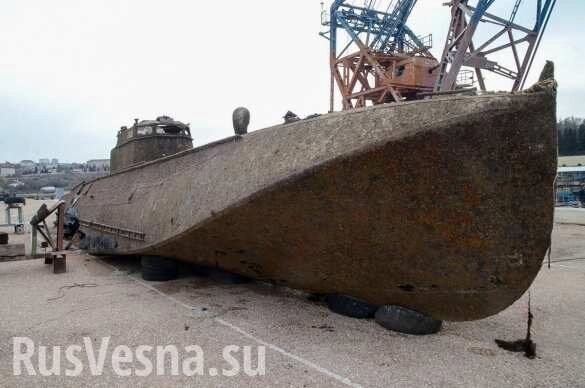 Наводивший ужас на врага: в бухте Севастополя обнаружен и поднят легендарный боевой катер (ФОТО, ВИДЕО)