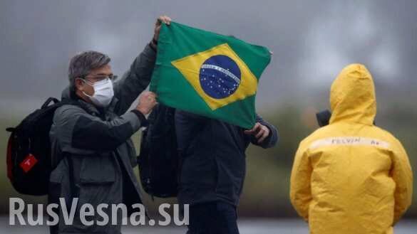 «Отменяйте карантин и возвращайтесь работать!» — президенту Бразилии не страшен коронавирус