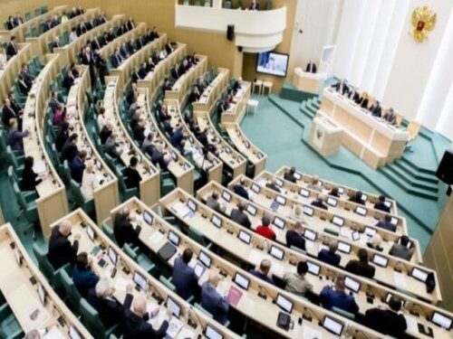 Российская верхняя палата одобрила законопроект о наказании за дезинформацию о COVID-19