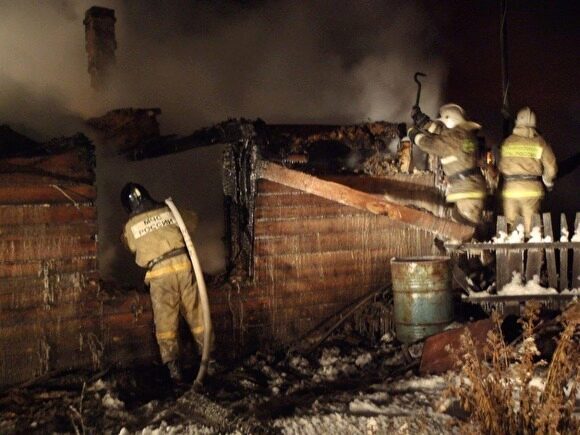 В Курганской области два человека получили ожоги на пожаре в частном доме