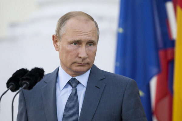 Владимир Путин объявил недельный «карантин» и перенос голосования
