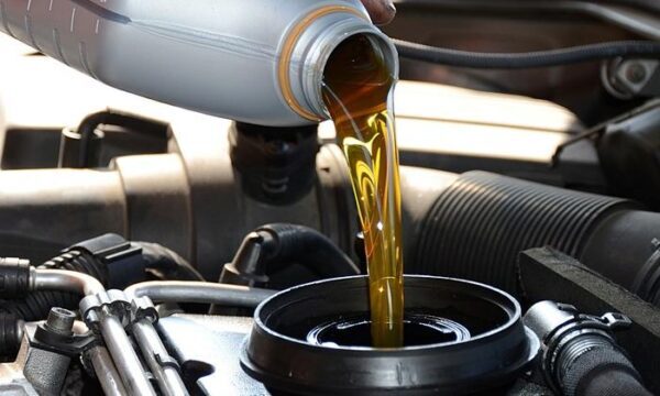 Зачем и для кого автосервисы продают отработанное моторное масло?