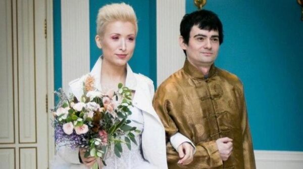 Звезда "Дома-2" Венцеслав пытается вернуть жену, после скандала на свадьбе