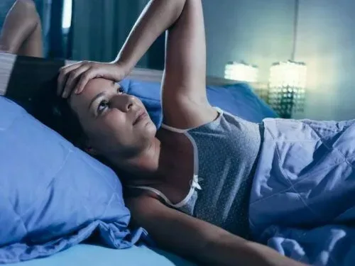 Медики рассказали, как перестать дёргаться при засыпании