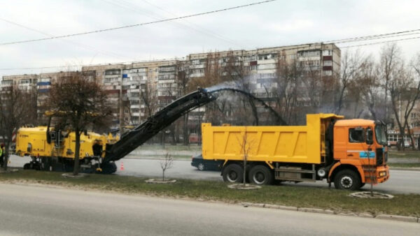На улице Водопьянова начался ремонт дороги