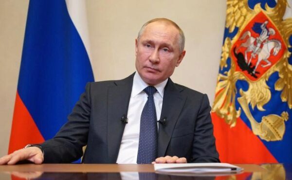 Путин объявил нерабочим весь апрель